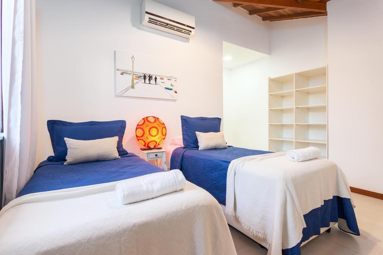 Casa de férias Omar Do Rio - Casa Duplex Moderna Com Area Gourmet E Piscina Privativa, 4 Suites No Condominio Completo Laguna E Mare, Em Manguinhos, Internet 400mbps, Smart Tv E Garagem - Clm 20 *
