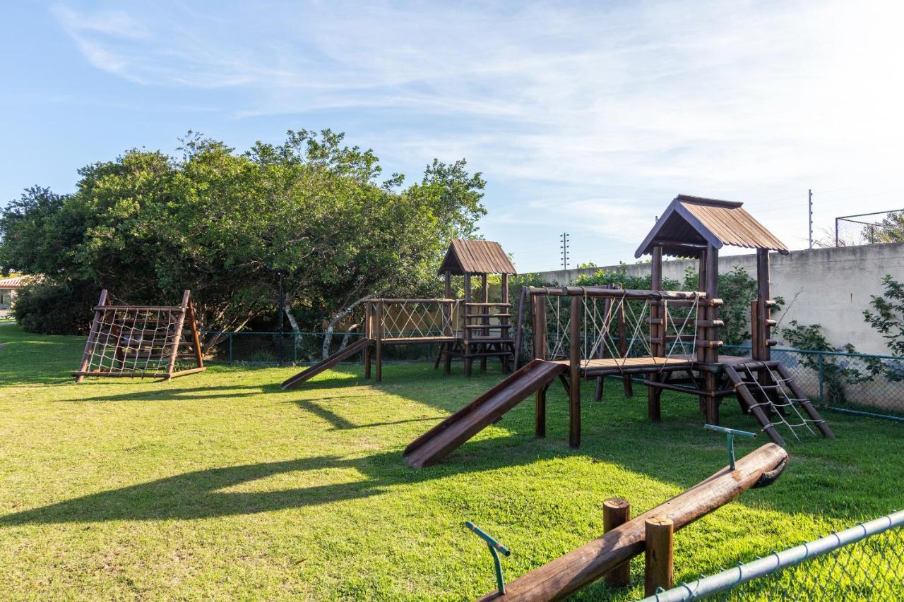 Casa de férias Omar Do Rio - Casa Duplex Moderna Com Area Gourmet E Piscina Privativa, 4 Suites No Condominio Completo Laguna E Mare, Em Manguinhos, Internet 400mbps, Smart Tv E Garagem - Clm 20 *